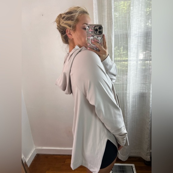 ATHLETA ABALONE GRAY GLACIER HANDKERCHIEF PONCHO small - Picture 8 of 14